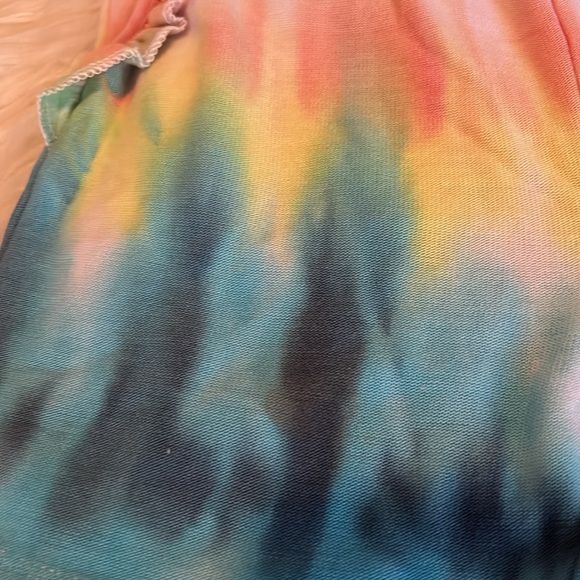 NWOT, Chaser, Girls, Cozy tie-dye shorts, faux ruffle side pockets - Picture 3 of 6